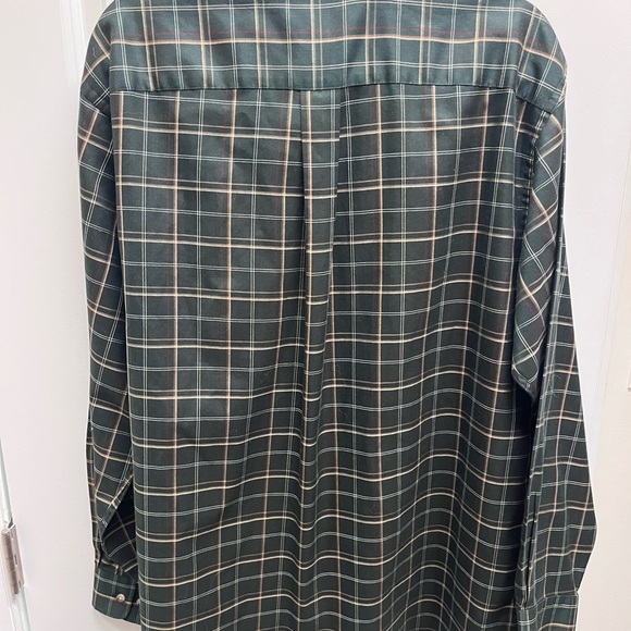 Jos A Bank men’s dark green plaid button down. Travelers collection size L - Picture 3 of 8